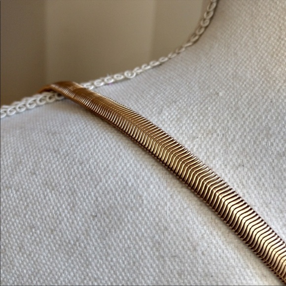 EXPRESS Drapey Top w Gold Chain - Picture 6 of 6